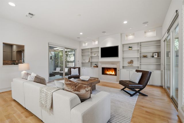 5211 Miller Avenue, Dallas, TX 75206