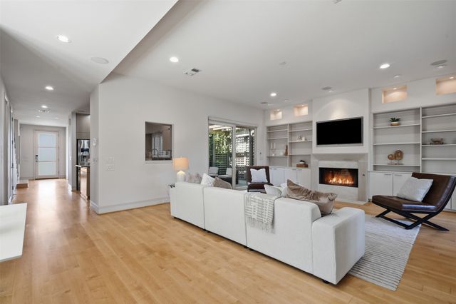 5211 Miller Avenue, Dallas, TX 75206