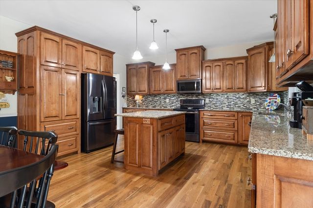 605 Compton Ln, Columbia, TN 38401