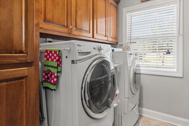 605 Compton Ln, Columbia, TN 38401