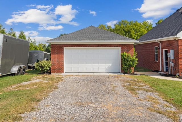 605 Compton Ln, Columbia, TN 38401
