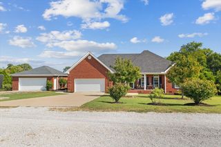 605 Compton Ln, Columbia, TN 38401