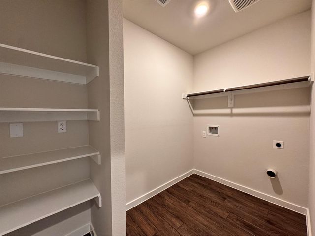 111 County Road 5102 B, Cleveland, TX 77327
