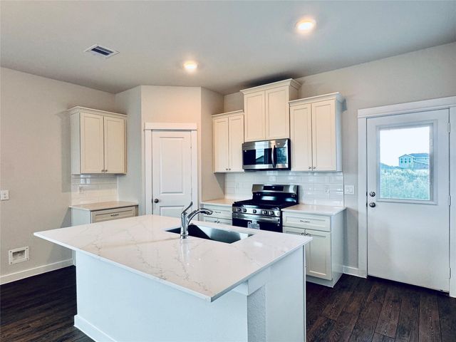 111 County Road 5102 B, Cleveland, TX 77327