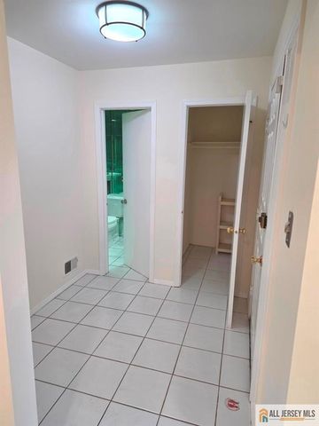 375 Willowbrook Drive, North Brunswick, NJ 08902