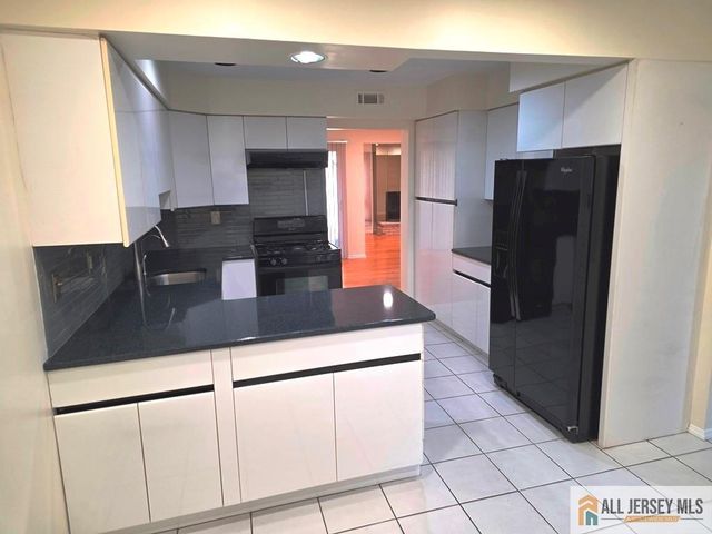 375 Willowbrook Drive, North Brunswick, NJ 08902