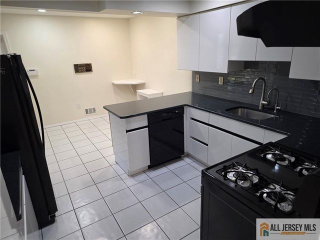 375 Willowbrook Drive, North Brunswick, NJ 08902