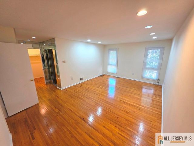 375 Willowbrook Drive, North Brunswick, NJ 08902