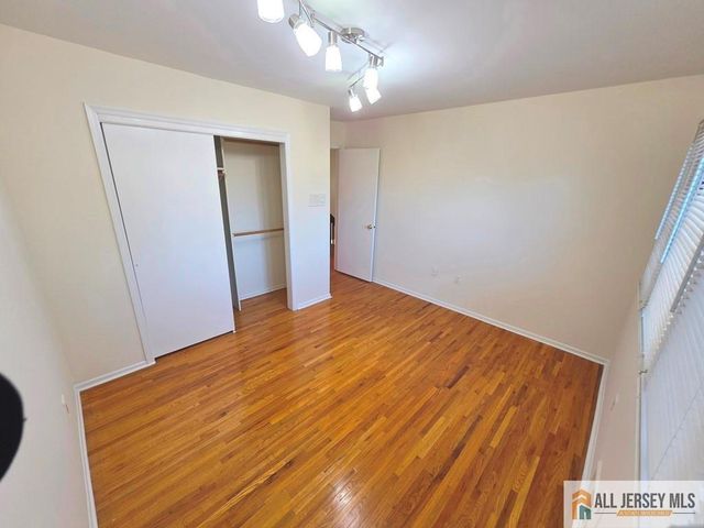 375 Willowbrook Drive, North Brunswick, NJ 08902