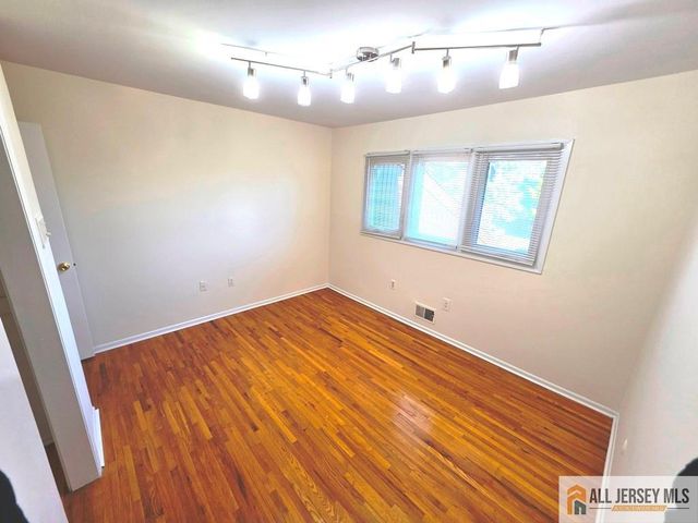 375 Willowbrook Drive, North Brunswick, NJ 08902