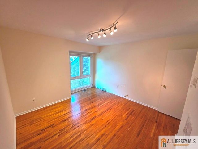375 Willowbrook Drive, North Brunswick, NJ 08902