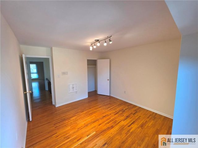 375 Willowbrook Drive, North Brunswick, NJ 08902