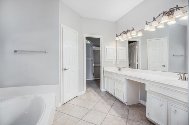 122 Crystal Reef Drive, League City, TX 77573