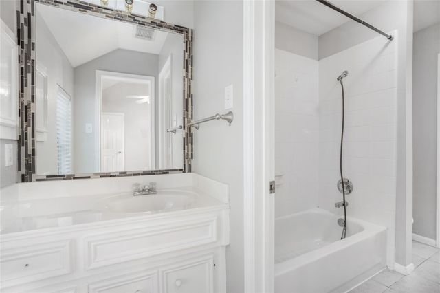 122 Crystal Reef Drive, League City, TX 77573