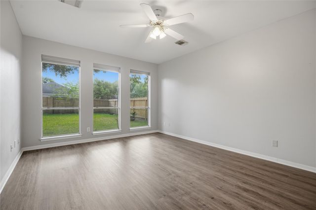 122 Crystal Reef Drive, League City, TX 77573