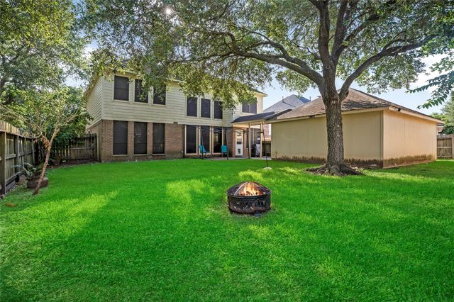 122 Crystal Reef Drive, League City, TX 77573