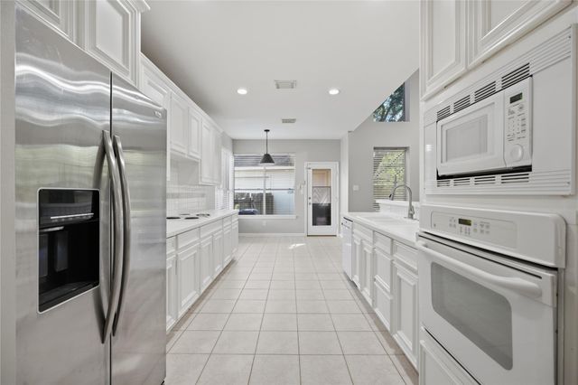 122 Crystal Reef Drive, League City, TX 77573