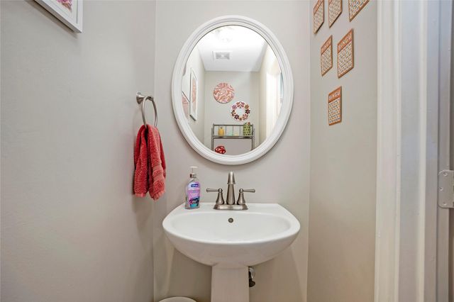 122 Crystal Reef Drive, League City, TX 77573