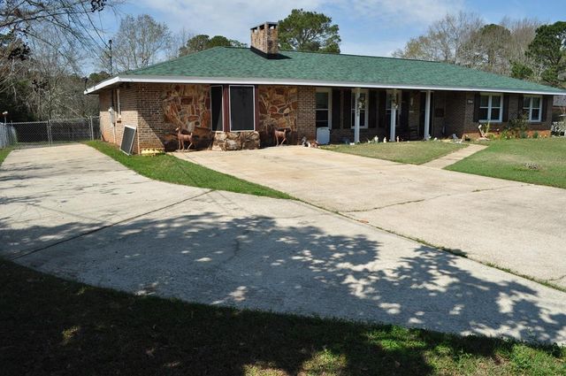 1312 Stanford Rd, Dothan, AL 36305