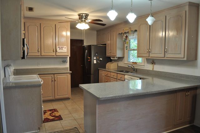 1312 Stanford Rd, Dothan, AL 36305