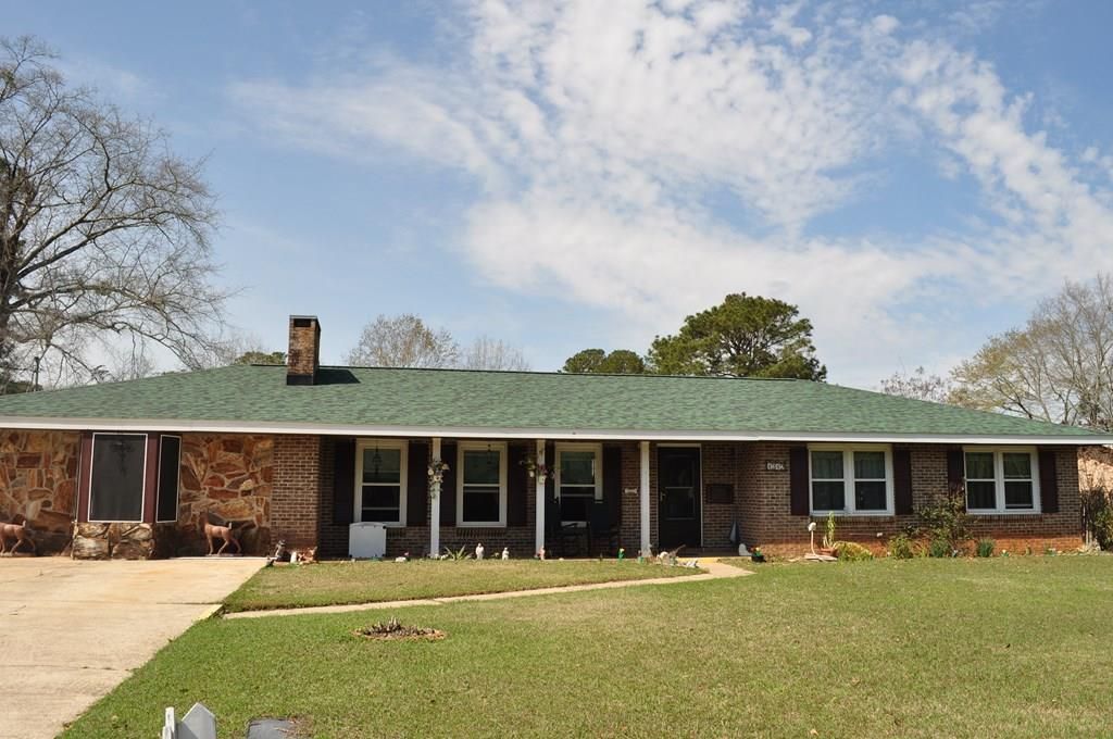 1312 Stanford Rd, Dothan, AL 36305