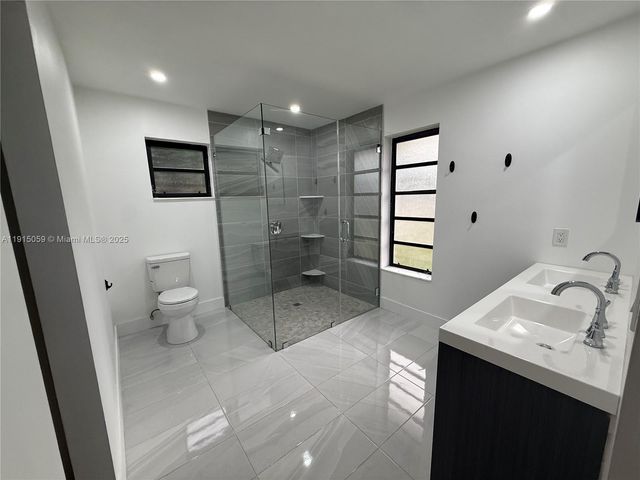 14381 SW 19th Ter 0, Miami, FL 33175