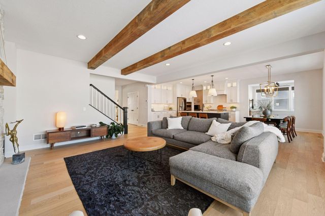 5290 Rolling Hills Parkway, Victoria, MN 55386