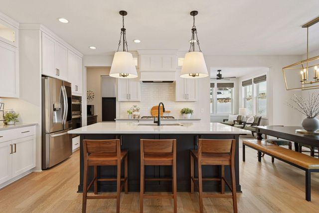 5290 Rolling Hills Parkway, Victoria, MN 55386