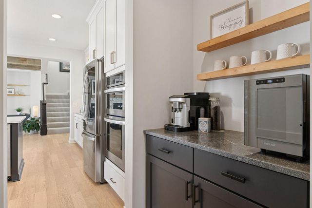 5290 Rolling Hills Parkway, Victoria, MN 55386