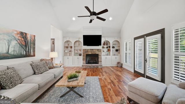 1010 Buckingham Way, Rocky Face, GA 30740