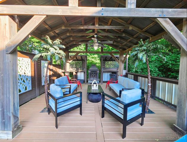 7430 Deep Woods Court, Springboro, OH 45066