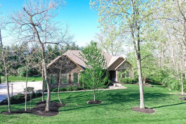 7430 Deep Woods Court, Springboro, OH 45066