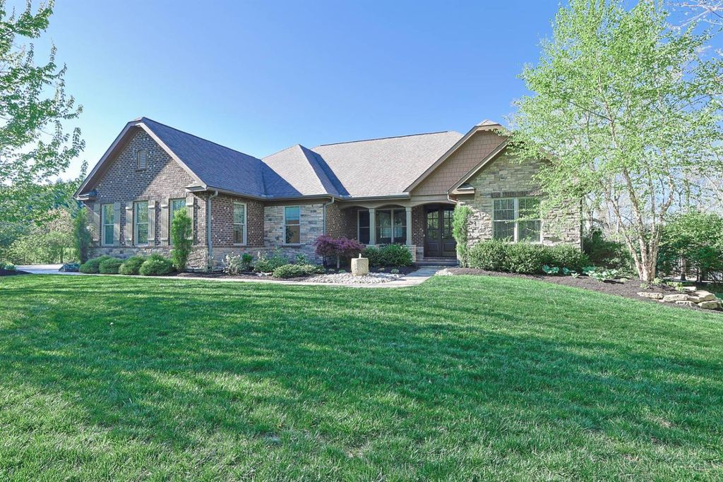 7430 Deep Woods Court, Springboro, OH 45066