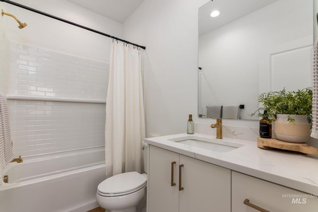1138 W Osceola St, Middleton, ID 83644