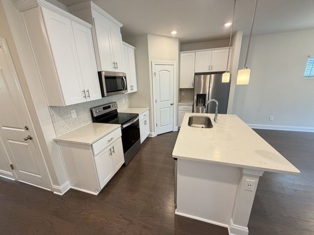 4657 Ridge Bend Dr, Nashville, TN 37207