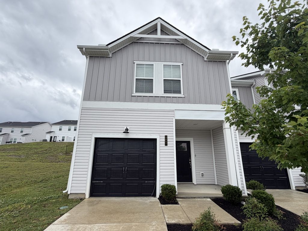 4657 Ridge Bend Dr, Nashville, TN 37207
