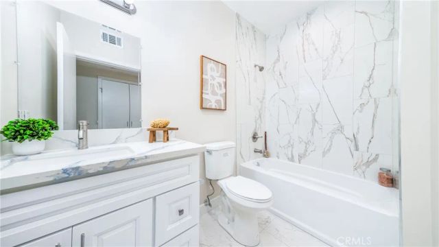 17154 CHATSWORTH Street 2, Granada Hills, CA 91344