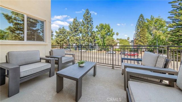 17154 CHATSWORTH Street 2, Granada Hills, CA 91344