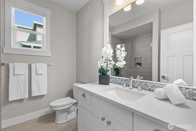 4810 216th Court SW, Mountlake Terrace, WA 98043