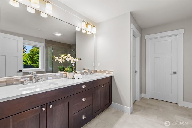 4810 216th Court SW, Mountlake Terrace, WA 98043