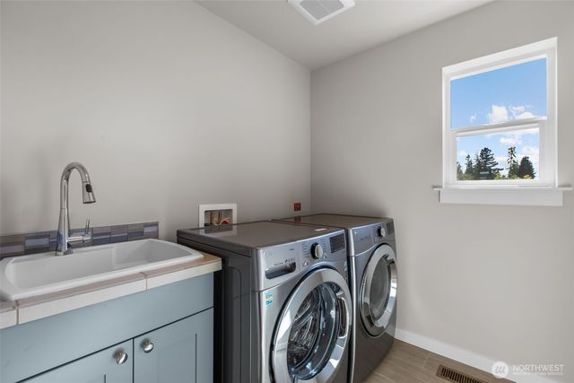 4810 216th Court SW, Mountlake Terrace, WA 98043