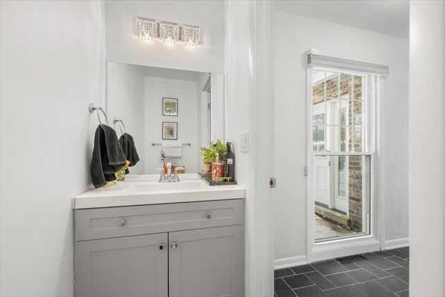 50 Red Oak Lane, Highland Park, IL 60035