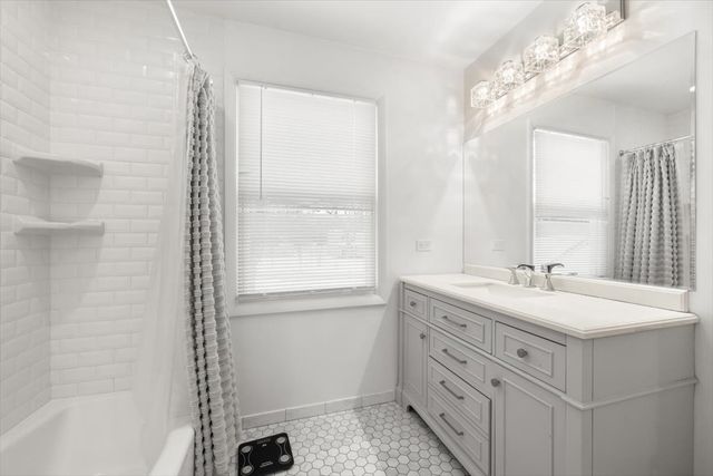 50 Red Oak Lane, Highland Park, IL 60035