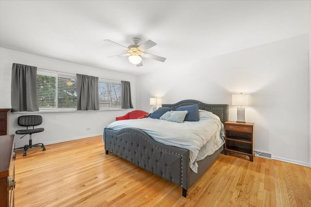 50 Red Oak Lane, Highland Park, IL 60035