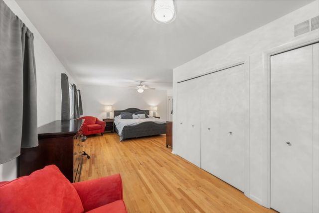 50 Red Oak Lane, Highland Park, IL 60035