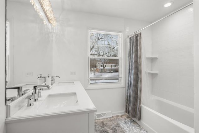 50 Red Oak Lane, Highland Park, IL 60035