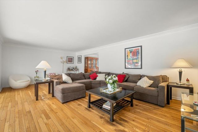 50 Red Oak Lane, Highland Park, IL 60035