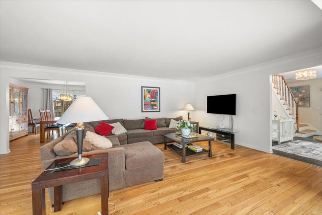 50 Red Oak Lane, Highland Park, IL 60035