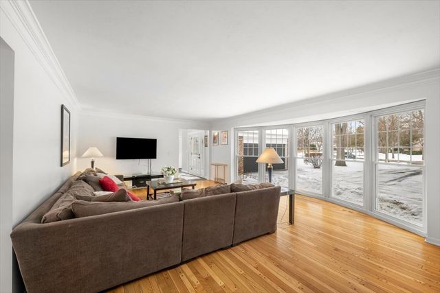 50 Red Oak Lane, Highland Park, IL 60035