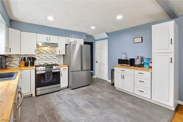 8586 Glennridge Avenue NW, Clinton, OH 44216